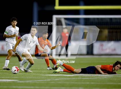 Thumbnail 2 in The Woodlands vs. Bridgeland (UIL 6A Area Playoff) photogallery.