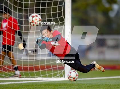 Thumbnail 1 in The Woodlands vs. Bridgeland (UIL 6A Area Playoff) photogallery.