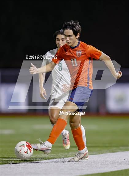 Thumbnail 3 in The Woodlands vs. Bridgeland (UIL 6A Area Playoff) photogallery.