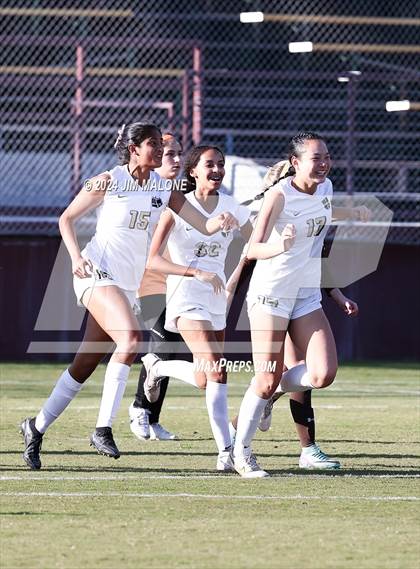 Thumbnail 2 in Archbishop Mitty vs. Saint Francis (CIFCCS D1 Championship) photogallery.