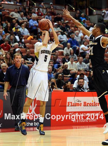 Thumbnail 1 in Calabasas vs. Sonora (CIF SS 2A Final) photogallery.