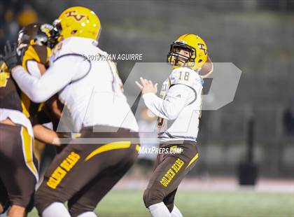 Thumbnail 2 in Temecula Valley @ El Camino (CIF SoCal D3-AA Regional Final) photogallery.