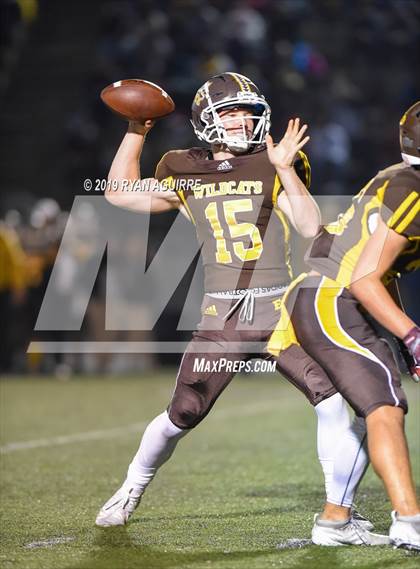 Thumbnail 2 in Temecula Valley @ El Camino (CIF SoCal D3-AA Regional Final) photogallery.