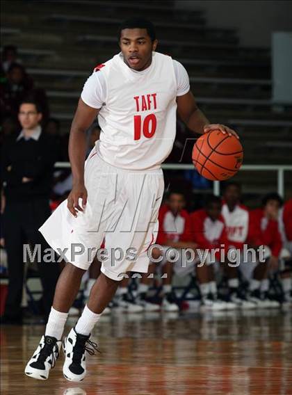 Thumbnail 3 in Taft vs. Fort Bend Bush (McDonald's Texas Invitational) photogallery.