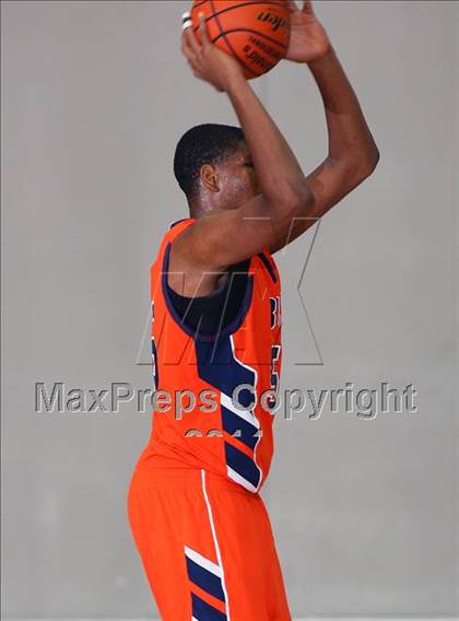 Thumbnail 2 in Taft vs. Fort Bend Bush (McDonald's Texas Invitational) photogallery.