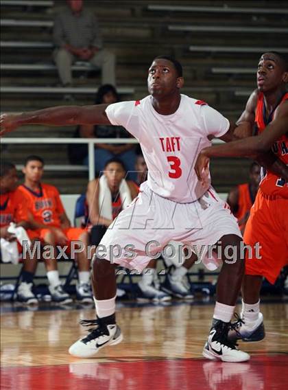 Thumbnail 1 in Taft vs. Fort Bend Bush (McDonald's Texas Invitational) photogallery.