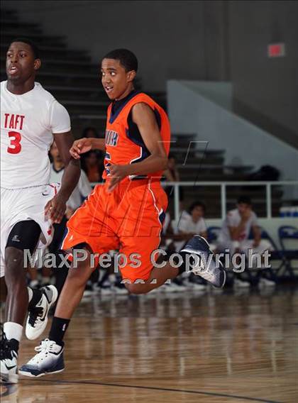 Thumbnail 3 in Taft vs. Fort Bend Bush (McDonald's Texas Invitational) photogallery.