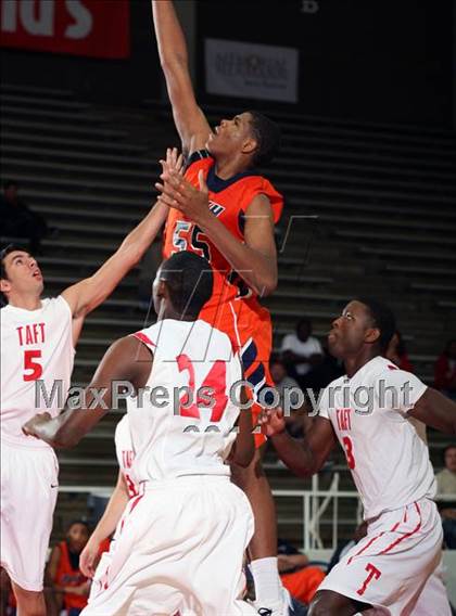 Thumbnail 1 in Taft vs. Fort Bend Bush (McDonald's Texas Invitational) photogallery.