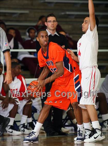 Thumbnail 2 in Taft vs. Fort Bend Bush (McDonald's Texas Invitational) photogallery.