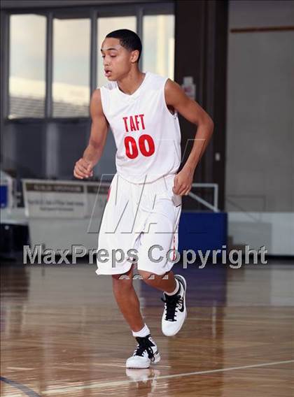 Thumbnail 2 in Taft vs. Fort Bend Bush (McDonald's Texas Invitational) photogallery.