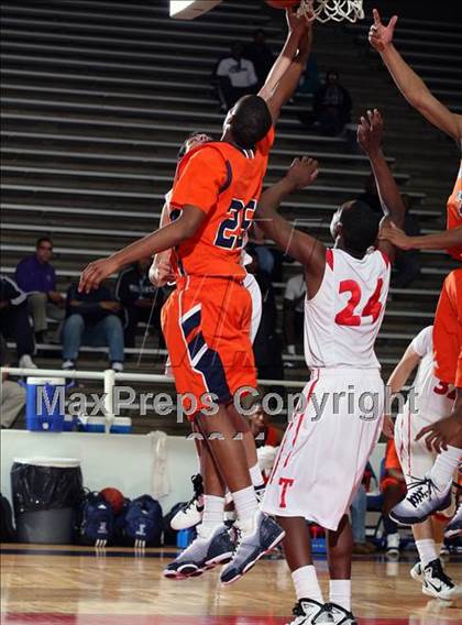 Thumbnail 3 in Taft vs. Fort Bend Bush (McDonald's Texas Invitational) photogallery.