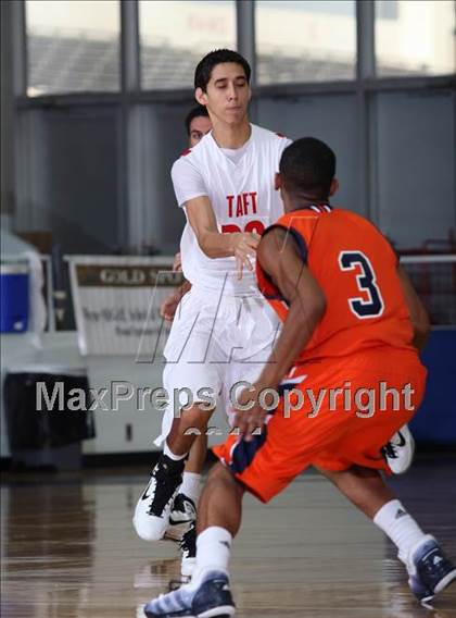 Thumbnail 3 in Taft vs. Fort Bend Bush (McDonald's Texas Invitational) photogallery.