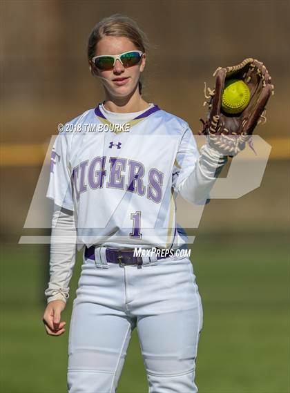 Thumbnail 3 in Holy Family vs. Silver Creek (CHSAA 4A Semifinal) photogallery.