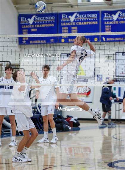Thumbnail 1 in Loyola @ El Segundo photogallery.
