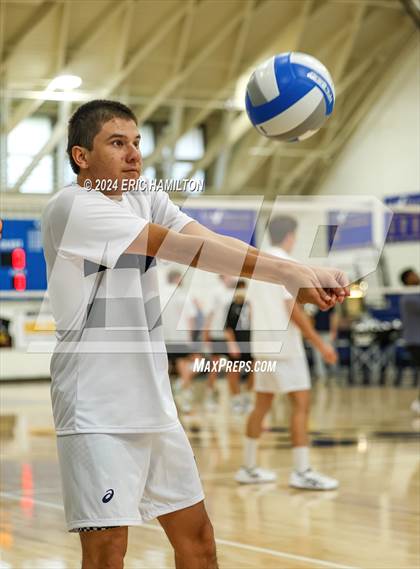 Thumbnail 1 in Loyola @ El Segundo photogallery.