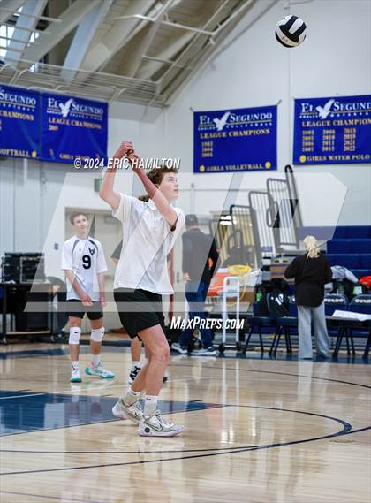 Thumbnail 3 in Loyola @ El Segundo photogallery.