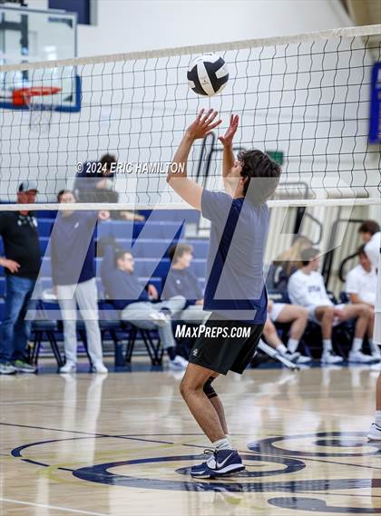 Thumbnail 1 in Loyola @ El Segundo photogallery.