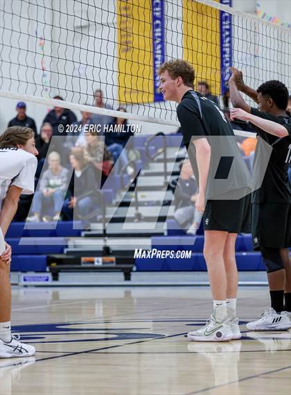 Thumbnail 1 in Loyola @ El Segundo photogallery.