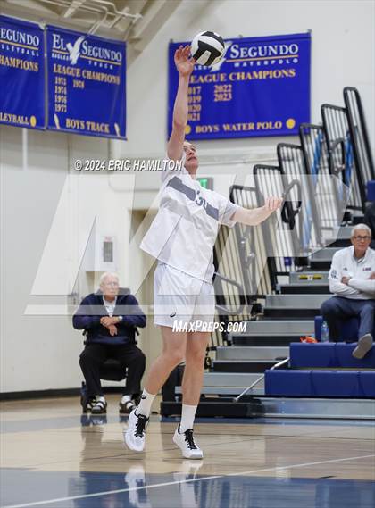 Thumbnail 3 in Loyola @ El Segundo photogallery.