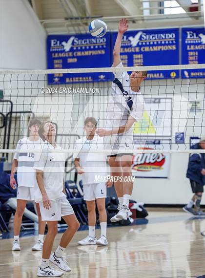 Thumbnail 1 in Loyola @ El Segundo photogallery.