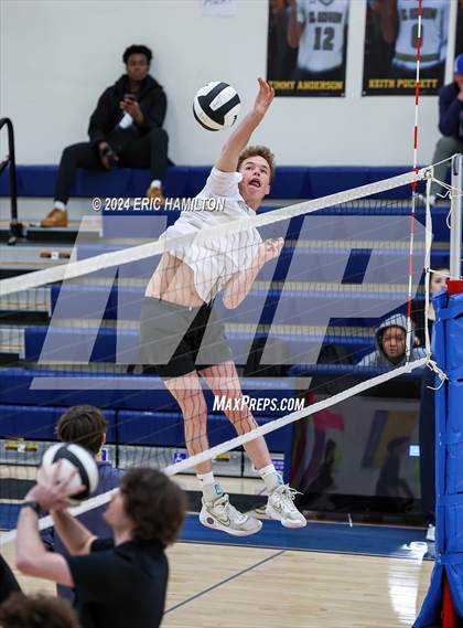 Thumbnail 2 in Loyola @ El Segundo photogallery.