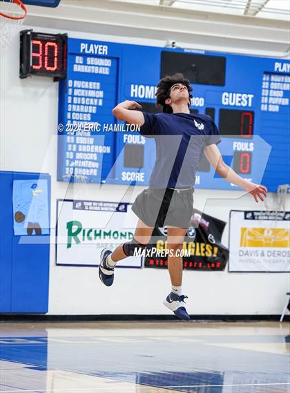 Thumbnail 1 in Loyola @ El Segundo photogallery.