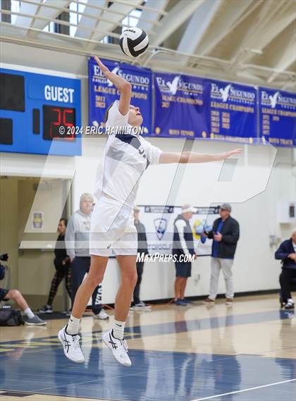 Thumbnail 3 in Loyola @ El Segundo photogallery.