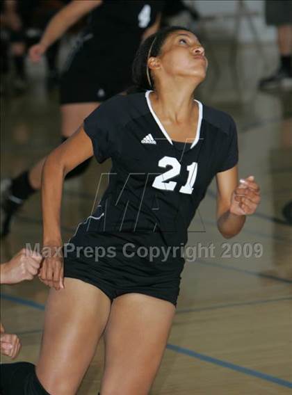 Thumbnail 1 in Chavez vs Modesto Christian (Edison Viking Classic) photogallery.