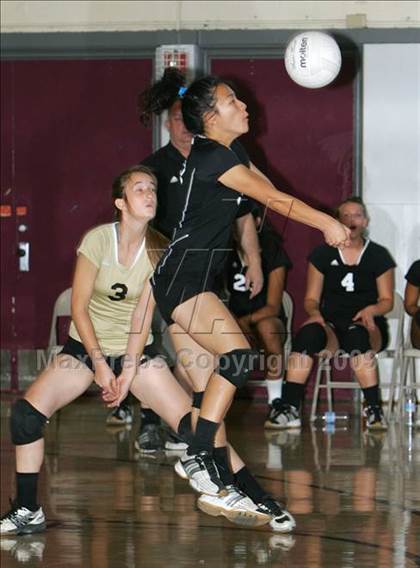 Thumbnail 2 in Chavez vs Modesto Christian (Edison Viking Classic) photogallery.