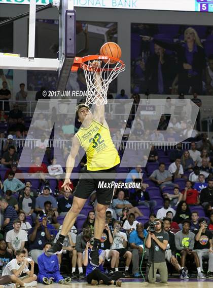 Thumbnail 3 in Slam Dunk Competition (City of Palms Classic) photogallery.