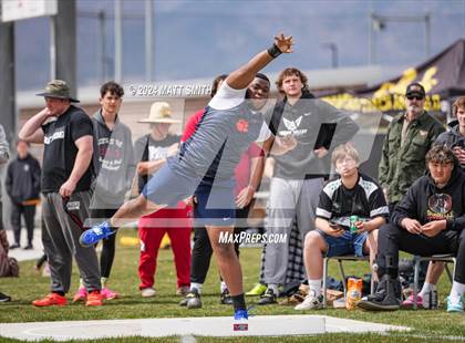 Thumbnail 3 in Airshow Invitational (Shot Put) photogallery.