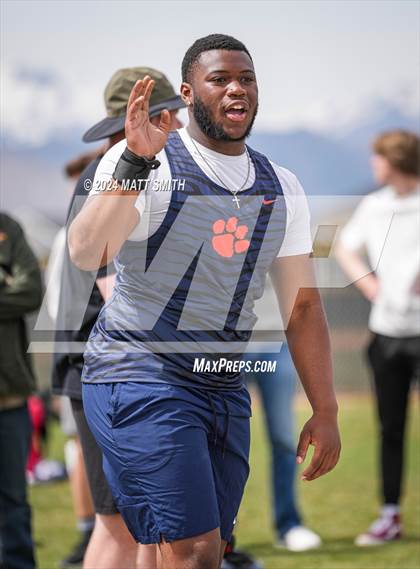 Thumbnail 2 in Airshow Invitational (Shot Put) photogallery.