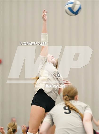 Thumbnail 2 in L'Anse Creuse North vs. Anchor Bay (Motor City Power Series) photogallery.
