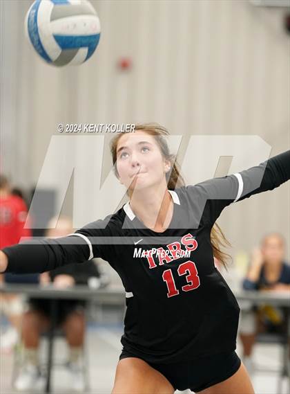 Thumbnail 3 in L'Anse Creuse North vs. Anchor Bay (Motor City Power Series) photogallery.