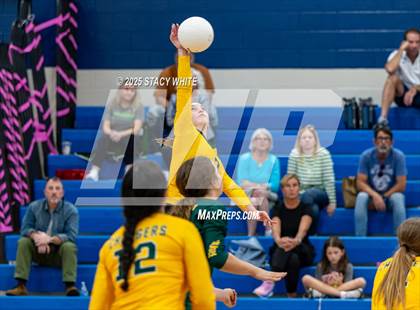 Thumbnail 1 in JV: Shorecrest Prep @ Out-of-Door Academy photogallery.