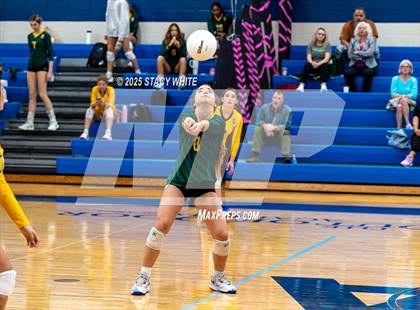 Thumbnail 2 in JV: Shorecrest Prep @ Out-of-Door Academy photogallery.