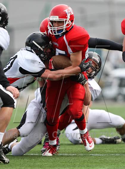 Thumbnail 1 in Hornell vs. Le Roy (NYSPHSAA Section 5 Class C Final) photogallery.