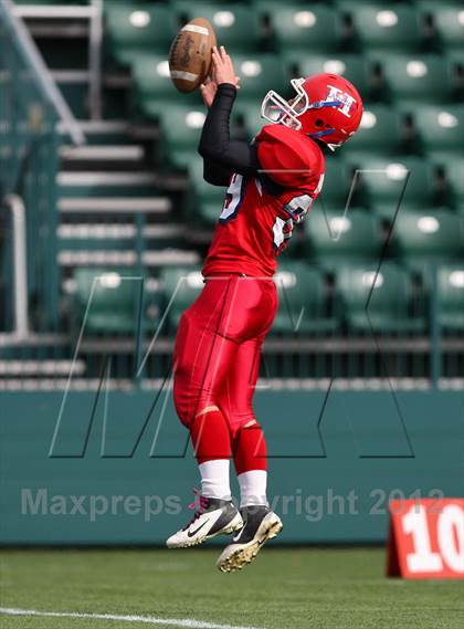 Thumbnail 1 in Hornell vs. Le Roy (NYSPHSAA Section 5 Class C Final) photogallery.