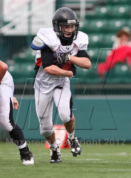 Thumbnail 1 in Hornell vs. Le Roy (NYSPHSAA Section 5 Class C Final) photogallery.