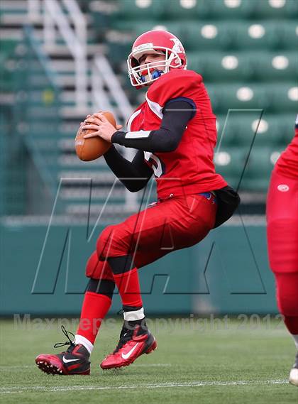 Thumbnail 3 in Hornell vs. Le Roy (NYSPHSAA Section 5 Class C Final) photogallery.