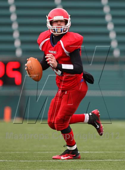 Thumbnail 1 in Hornell vs. Le Roy (NYSPHSAA Section 5 Class C Final) photogallery.