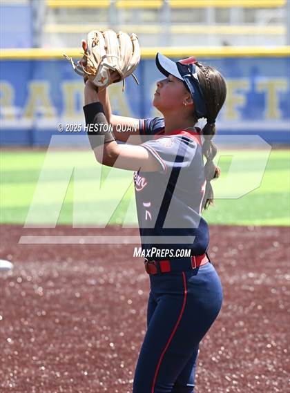 Thumbnail 2 in Beckman vs. Chino (La Mirada Classic) photogallery.