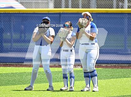 Thumbnail 2 in Beckman vs. Chino (La Mirada Classic) photogallery.