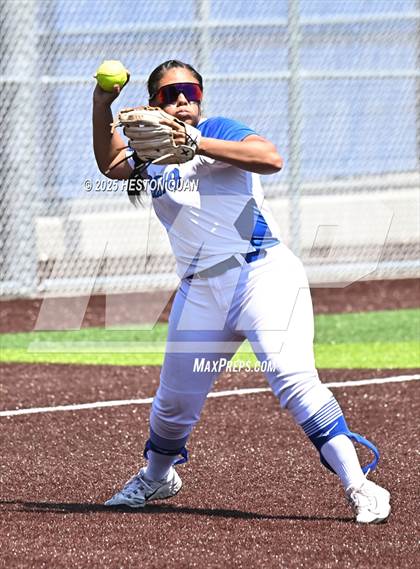 Thumbnail 3 in Beckman vs. Chino (La Mirada Classic) photogallery.