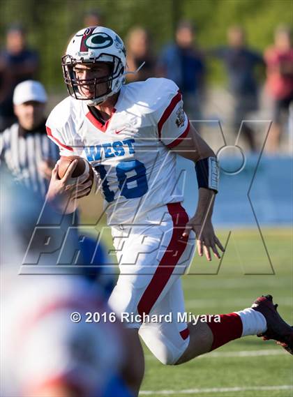 Thumbnail 2 in New Hampshire East-West All-Star Game  photogallery.