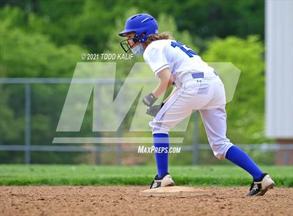 Thumbnail 2 in Conard @ Glastonbury photogallery.