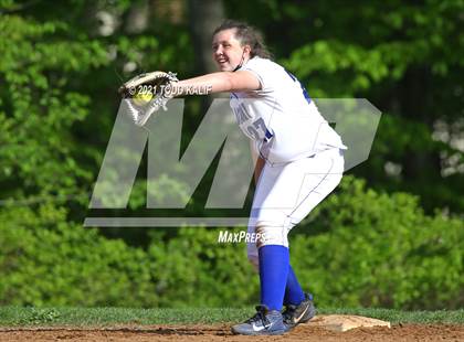 Thumbnail 2 in Conard @ Glastonbury photogallery.