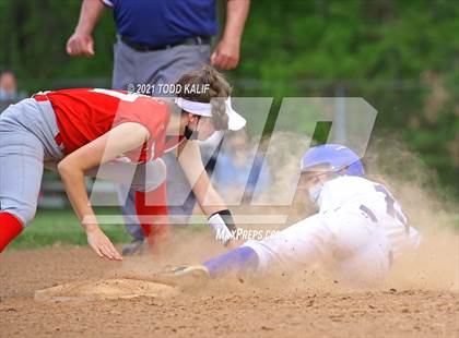Thumbnail 2 in Conard @ Glastonbury photogallery.