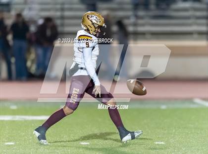 Thumbnail 1 in Brackett vs. Pettus (UIL 2A D2 Bi-District Playoffs) photogallery.