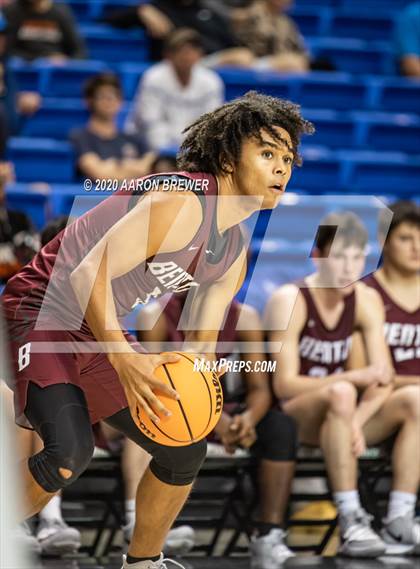 Thumbnail 2 in Benton vs. Warren photogallery.